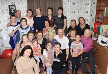 ПЕРВЫЕ ГОДИ́НЫ