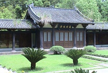 У кого жизнь легче?