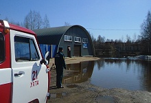 В Ухте высокая вода выгнала из дома восемь человек