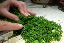 Сушим зелень