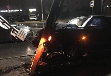 В Ухте водитель ВАЗа снес опору ЛЭП и дорожный знак